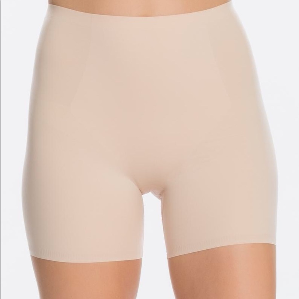 SPANX Thinstincts Girl Short